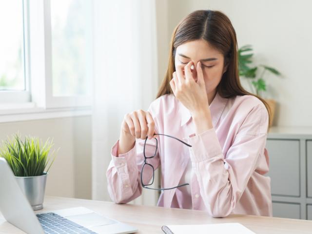 Comment soulager mes douleurs aux cervicales ? Votre Ostéopathe à Cholet vous conseille.